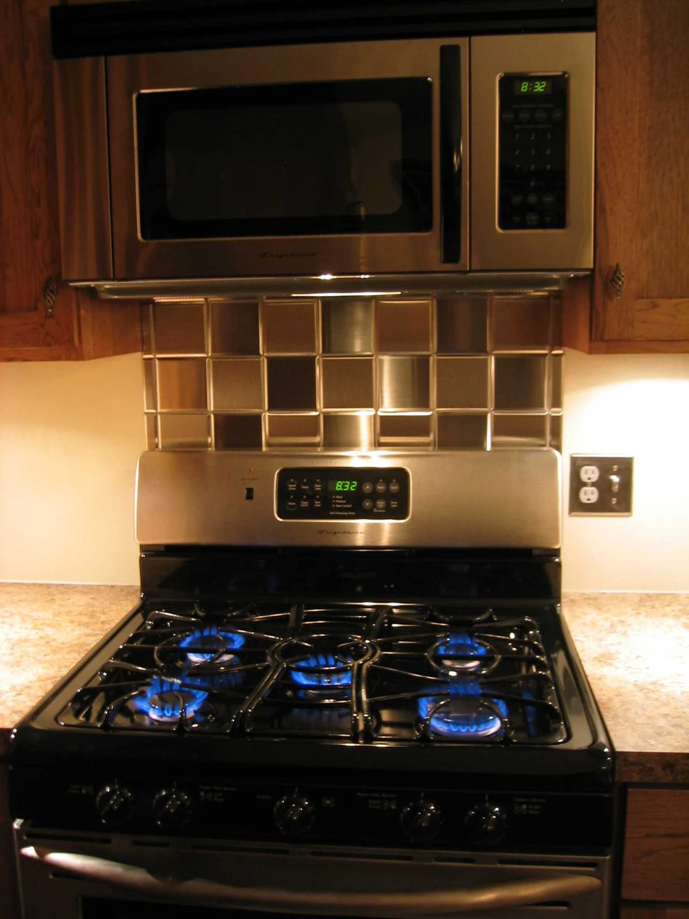 4" X 4" Brushed Stainless Steel Kitchen Back Splash Tile (9 Tile) $17.95/SF 4 4" X 4" Brushed Stainless Steel Kitchen Back Splash Tile (9 Tile) $17.95/SF - Image 2